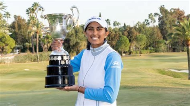 Aditi Ashok biografía, edad, altura, esposa, net worth, familia