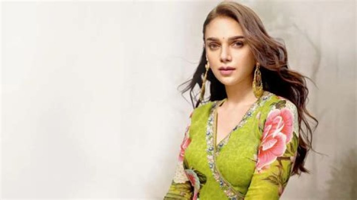 Aditi Rao Hydari Biography, Age, Height, Husband, Net Worth, Family
