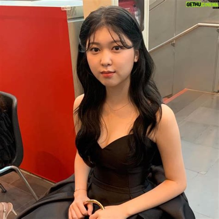 Ahn Seo-hyun Biography, Age, Height, Husband, Net Worth, Family
