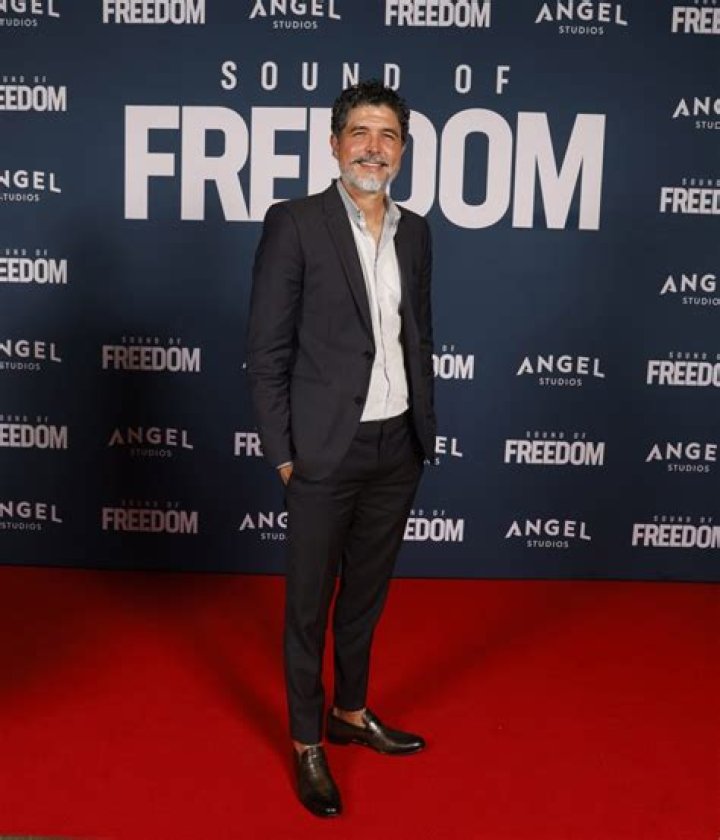 Alejandro Monteverde Biography, Age, Height, Wife, Net Worth, Family