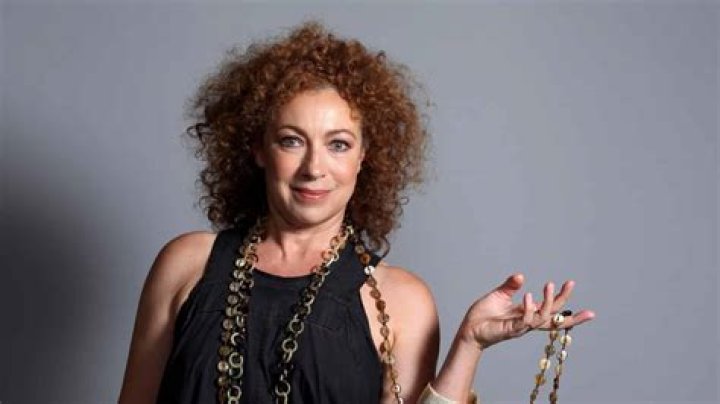 Alex Kingston Biography, Age, Height, Husband, Net Worth, Family