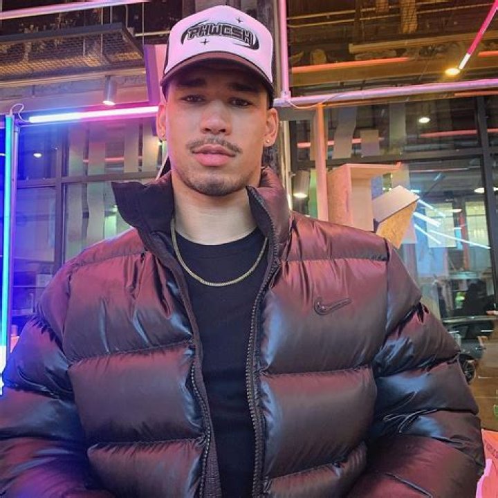 Allen Lazard Biography, Age, Height, Wife, Net Worth, Family