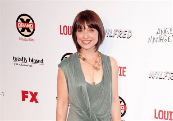Allison Mack Biography, Age, Height, Husband, Net Worth, Family