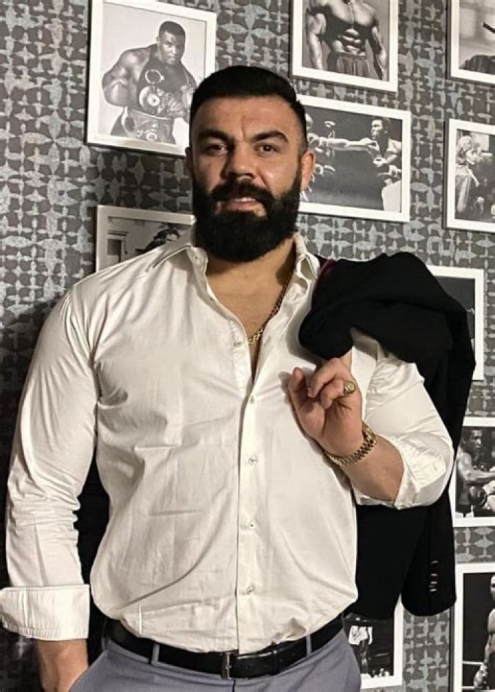 Amir Aliakbari Biography, Age, Height, Wife, Net Worth, Family