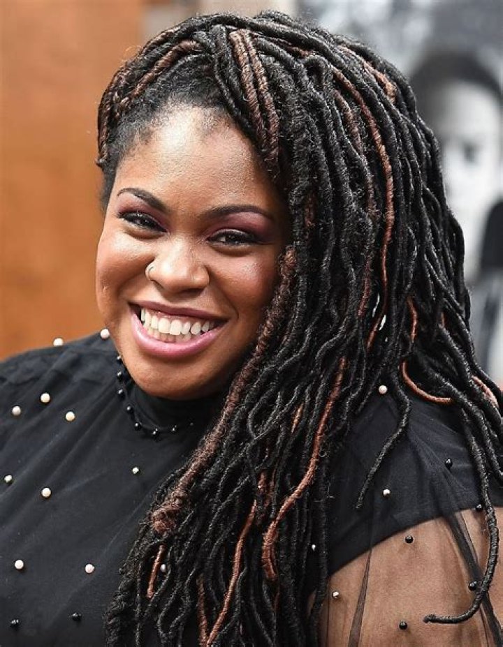 Angie Thomas Biography, Age, Height, Husband, Net Worth, Family