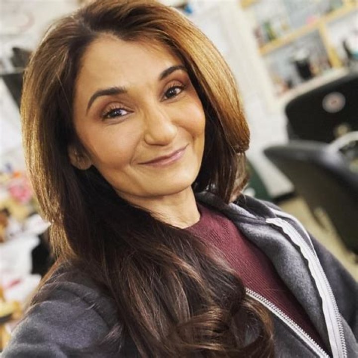 Anjali Bhimani Biography, Age, Height, Husband, Net Worth, Family
