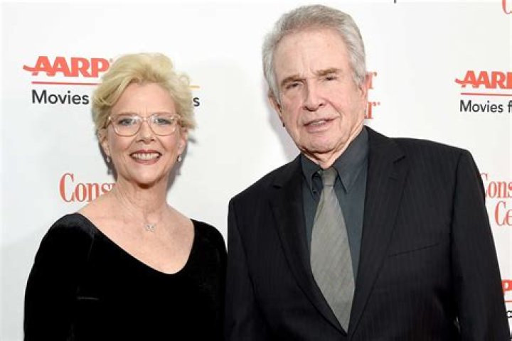 Annette Bening Biography, Age, Height, Husband, Net Worth, Family