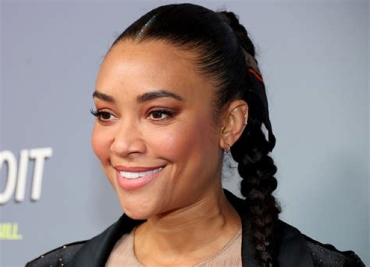 Annie Ilonzeh biografía, edad, altura, esposa, net worth, familia