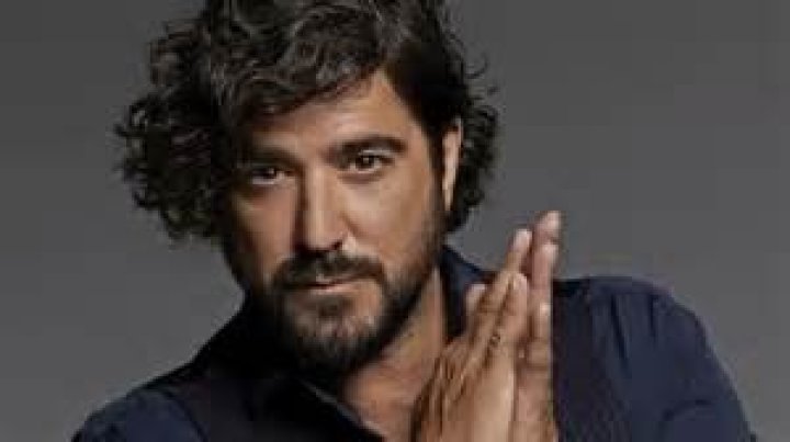 Antonio Orozco Biography, Age, Height, Wife, Net Worth, Family