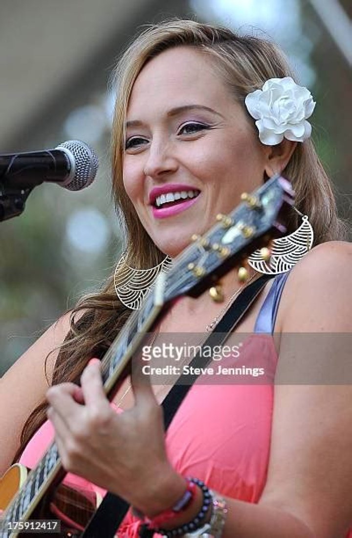Anuhea Jenkins Biography, Age, Height, Husband, Net Worth, Family
