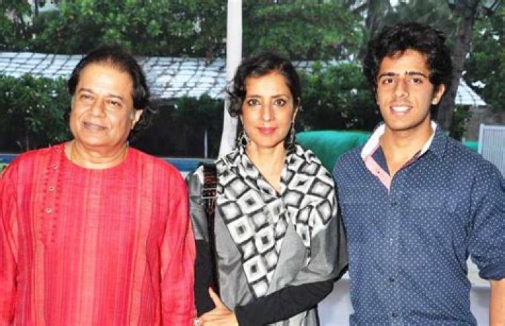 Anup Jalota Biography, Age, Height, Wife, Net Worth, Family