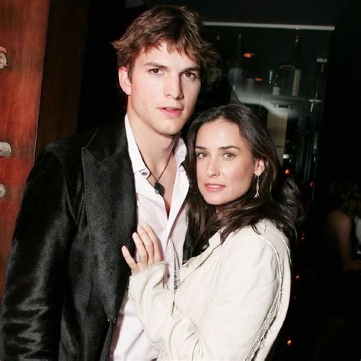 Ashton Kutcher Biography, Age, Height, Wife, Net Worth, Family