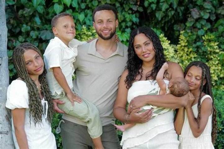Ayesha Curry Biography, Age, Height, Husband, Net Worth, Family