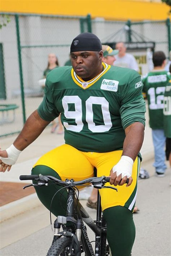 B. J. Raji biografía, edad, altura, esposo, net worth, familia