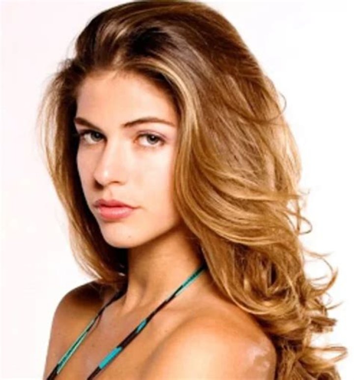 Bárbara Cayo Biography, Age, Height, Husband, Net Worth, Family