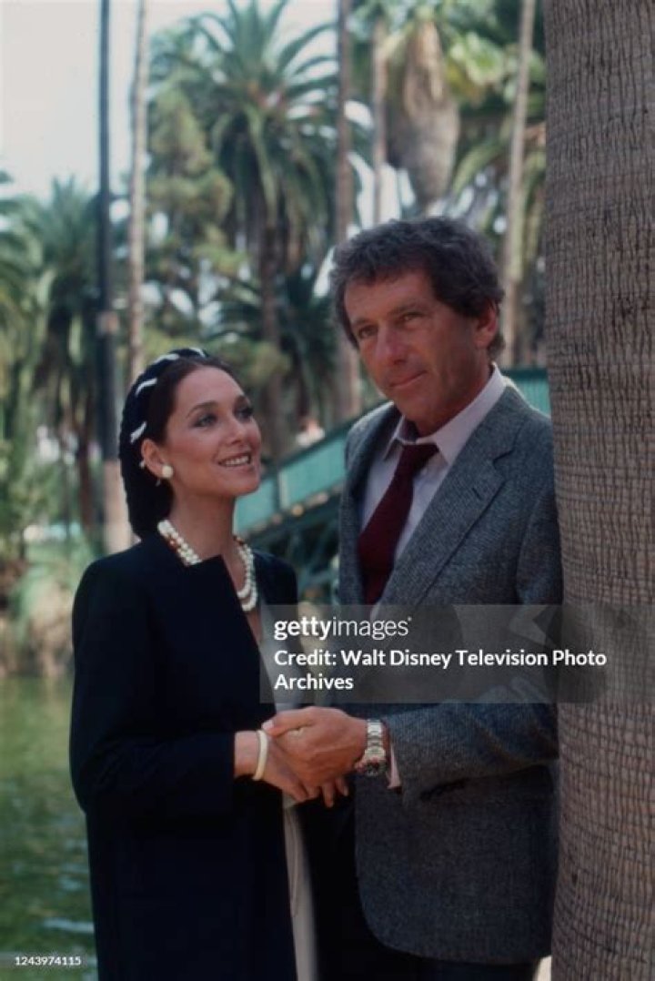 Barry Newman Biography, Age, Height, Wife, Net Worth, Family