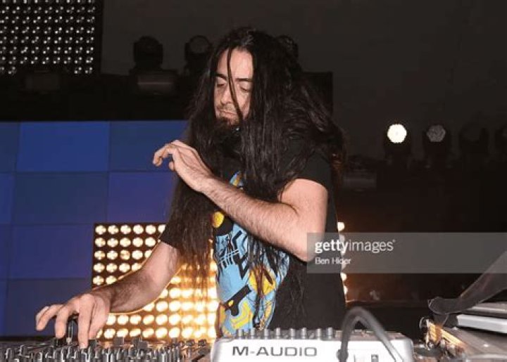 Bassnectar Biography, Age, Height, Wife, Net Worth, Family