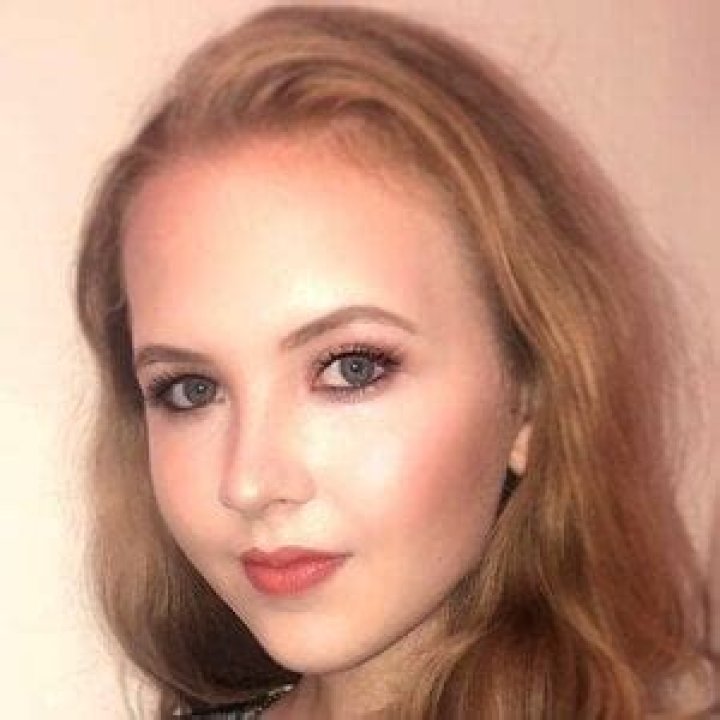 Beau Dermott Biography, Age, Height, Husband, Net Worth, Family