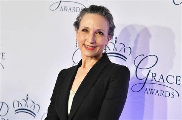 Bebe Neuwirth Biography, Age, Height, Husband, Net Worth, Family