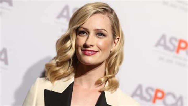 Beth Behrs Biography, Age, Height, Husband, Net Worth, Family