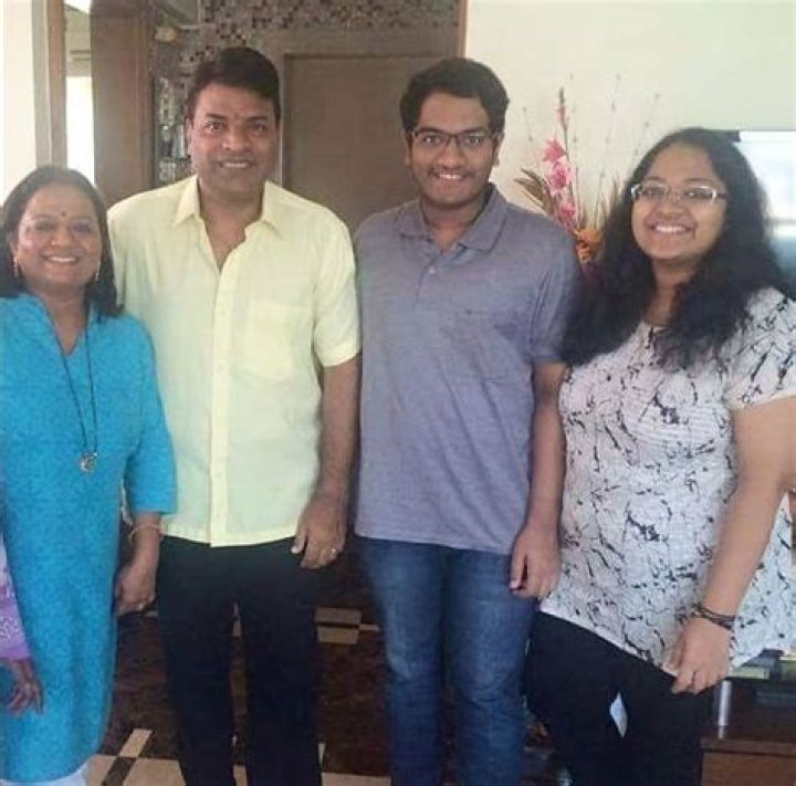 Bharat Jadhav Biography, Age, Height, Wife, Net Worth, Family