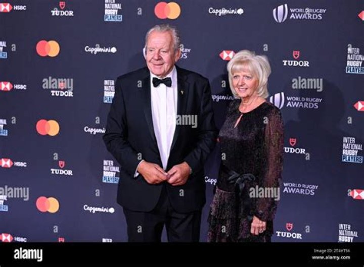Bill Beaumont Biography, Age, Height, Wife, Net Worth, Family