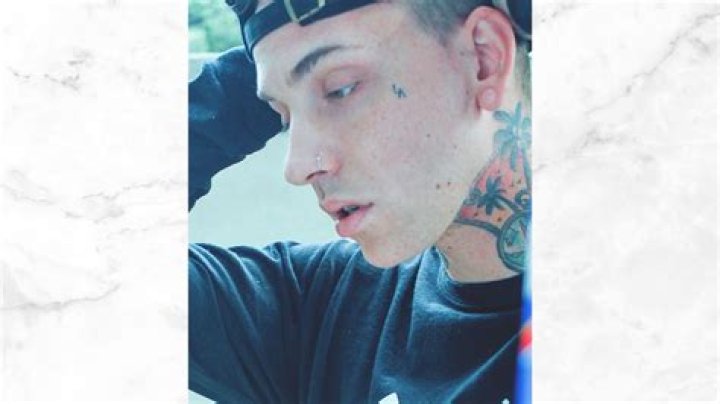 Blackbear Biography, Age, Height, Wife, Net Worth, Family