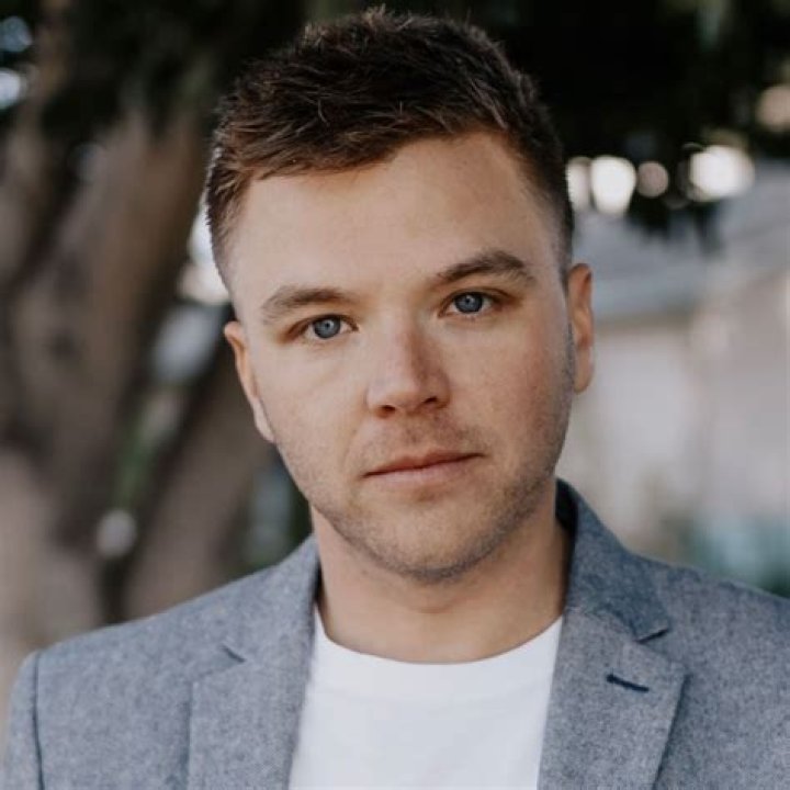 Brett Davern Biography, Age, Height, Wife, Net Worth, Family