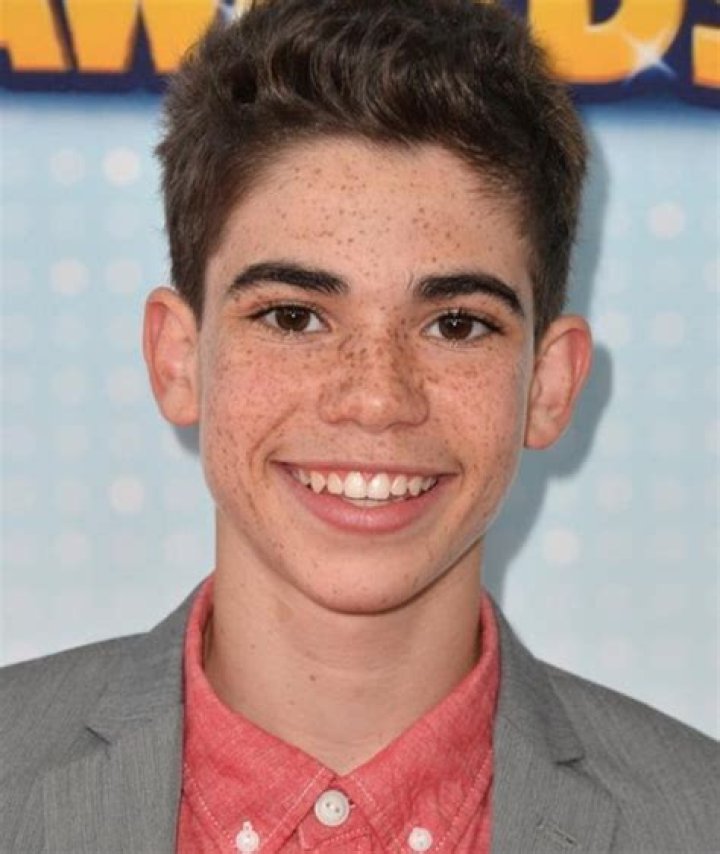 Cameron Boyce biografía, edad, altura, esposo, net worth, familia