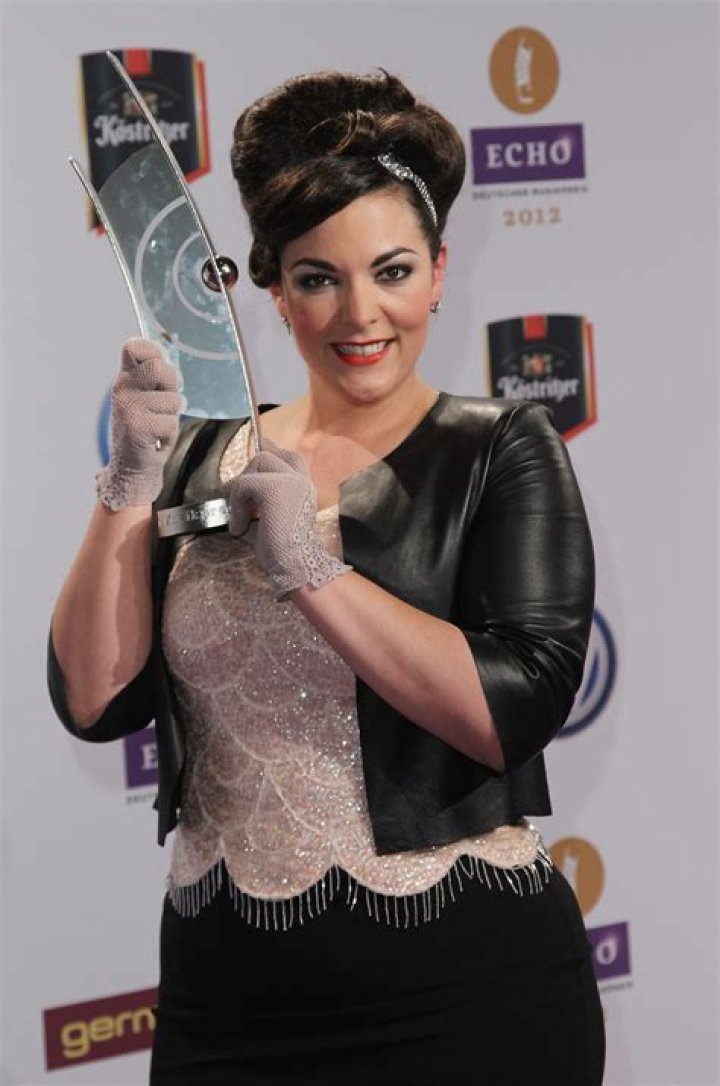 Caro Emerald Biography, Age, Height, Husband, Net Worth, Family