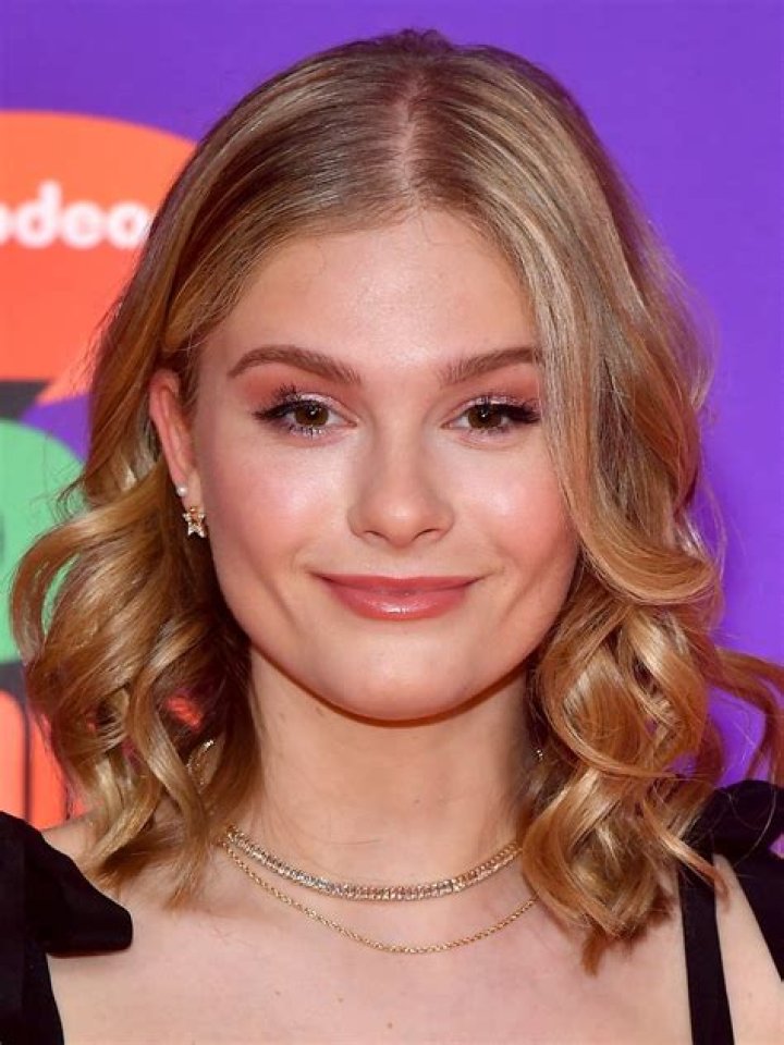 Caroline Powell Biography, Age, Height, Husband, Net Worth, Family