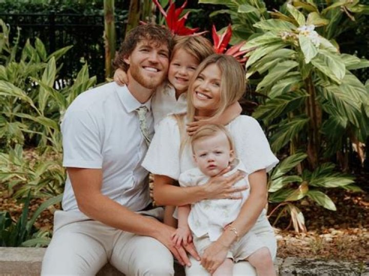 Carson Tinker Biography, Age, Height, Wife, Net Worth, Family