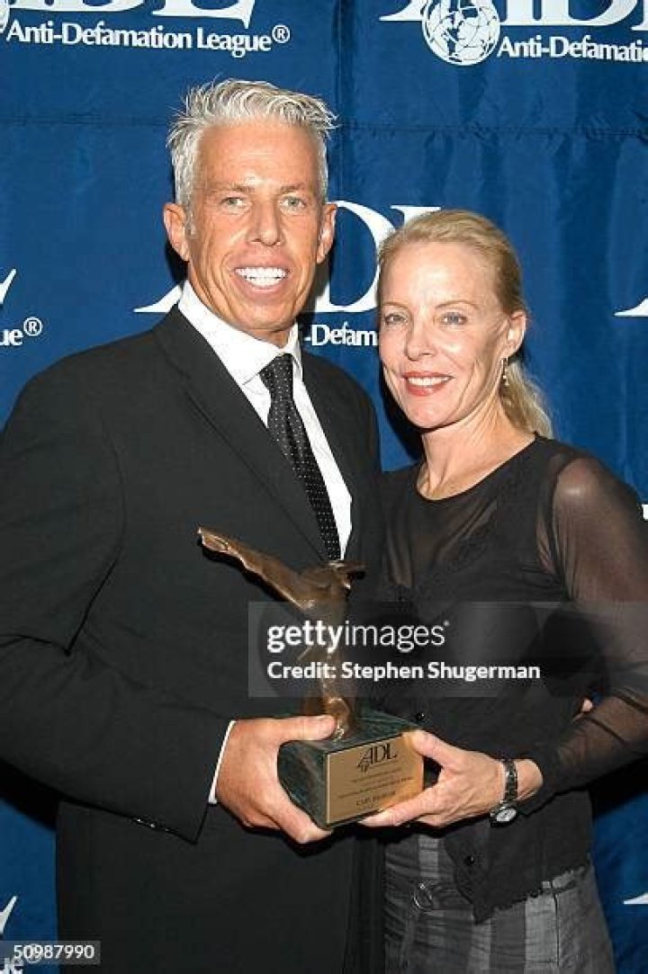Cary Brokaw Biography, Age, Height, Wife, Net Worth, Family