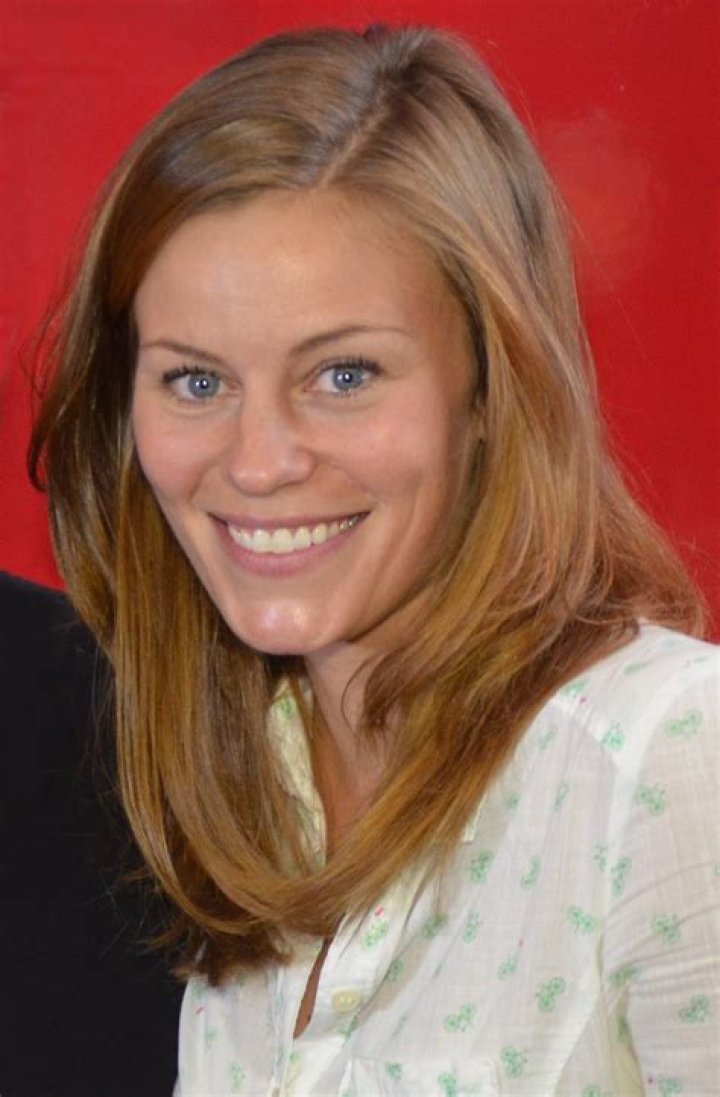 Cassidy Freeman Biography, Age, Height, Husband, Net Worth, Family