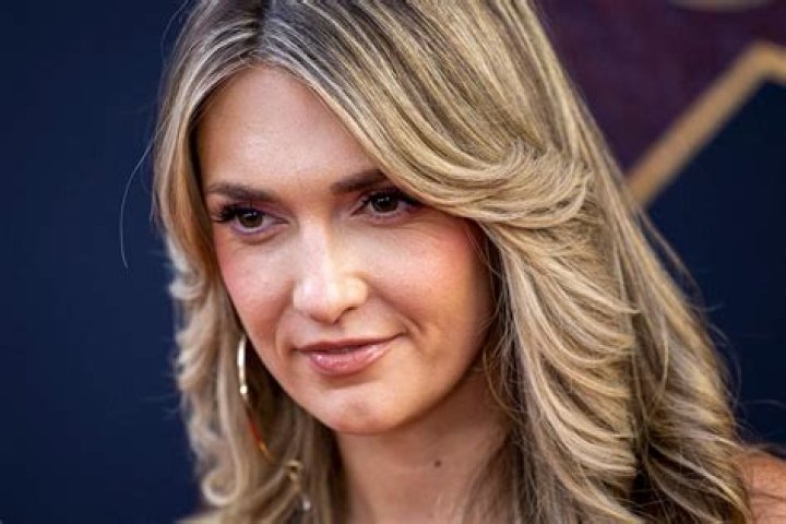 Catherine Corcoran biografía, edad, altura, esposa, net worth, familia