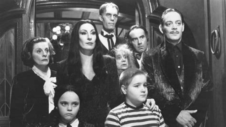 Charles Addams Biography, Age, Height, Wife, Net Worth, Family