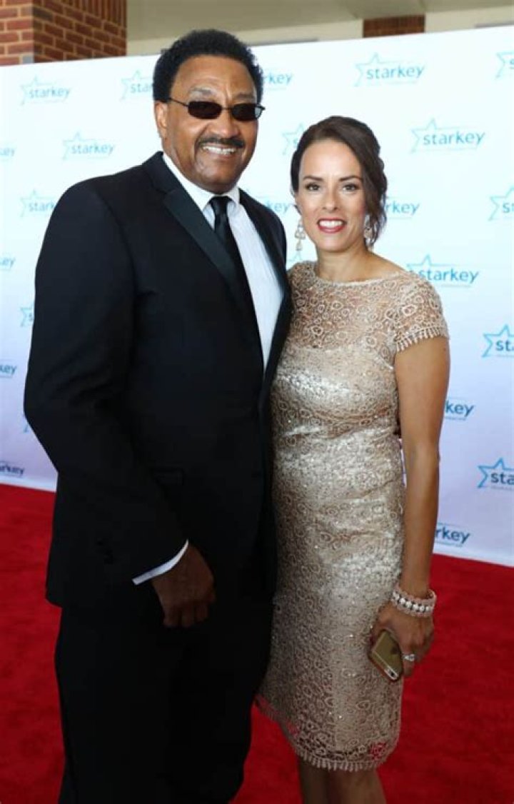 Chuck Foreman Biography, Age, Height, Wife, Net Worth, Family