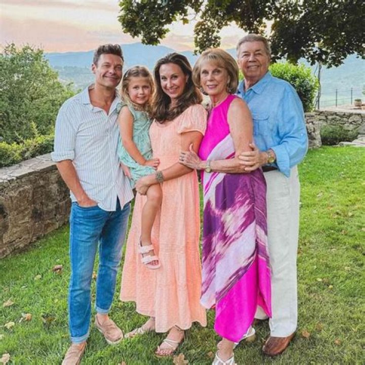 Cynthia Gibb Biography, Age, Height, Husband, Net Worth, Family