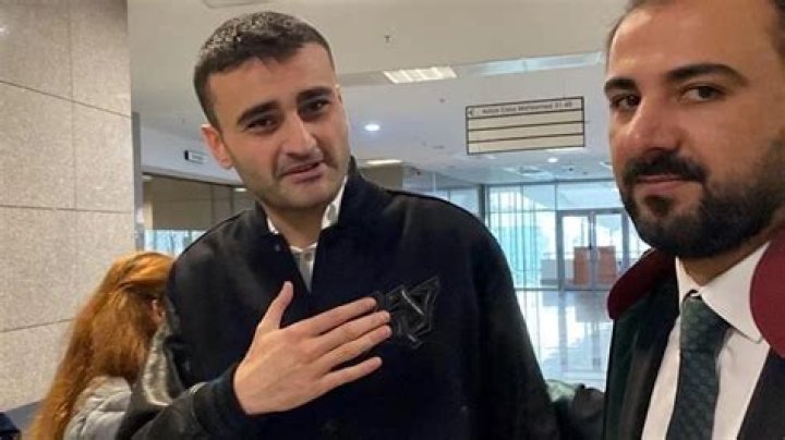 CZN Burak biografía, edad, altura, esposo, net worth, familia