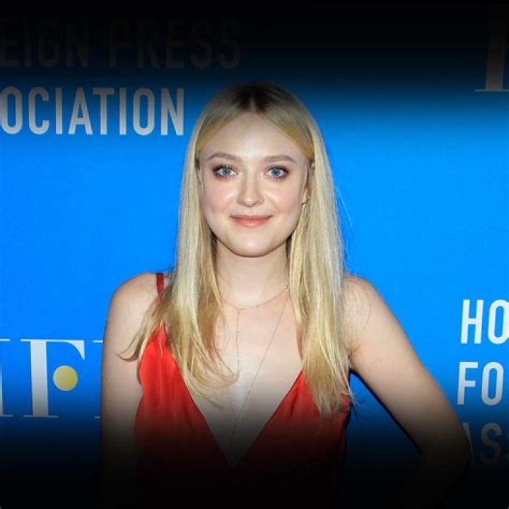 Dakota Fanning Biography, Age, Height, Husband, Net Worth, Family