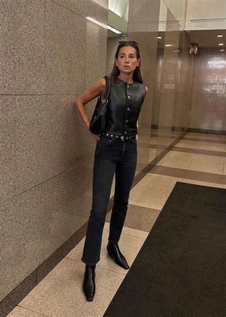 Danielle Bernstein Biography, Age, Height, Husband, Net Worth, Family