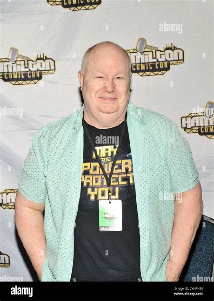 David J. Fielding biografía, edad, altura, esposo, net worth, familia