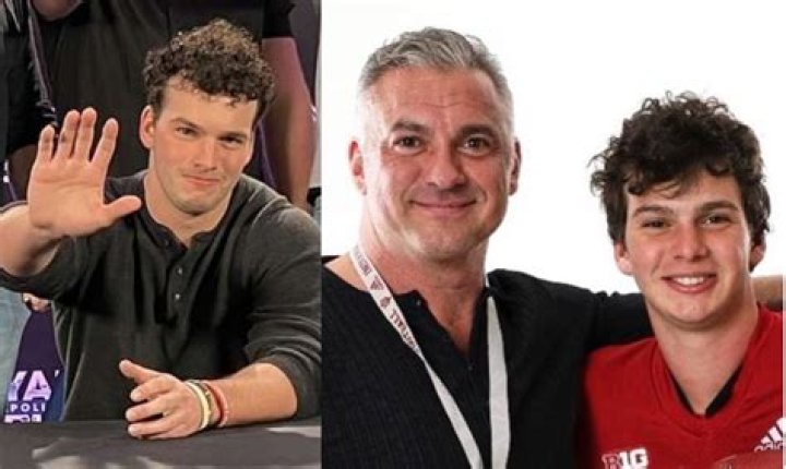 Declan McMahon Biography, Age, Height, Wife, Net Worth, Family