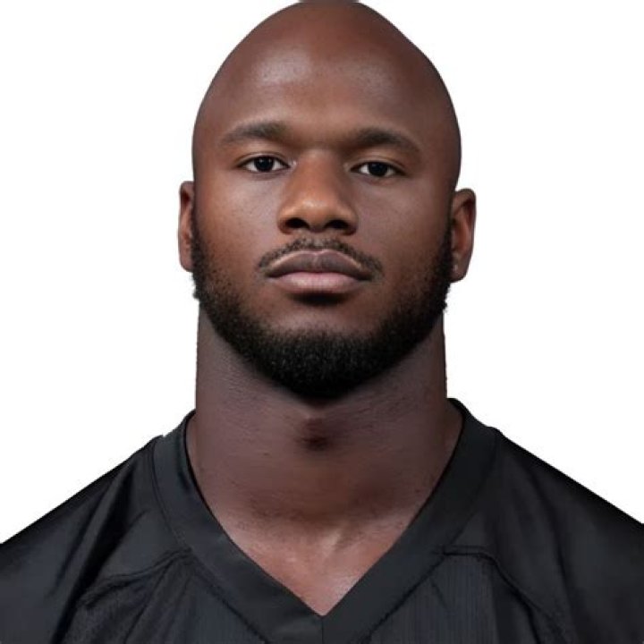 Deion Jones Biography, Age, Height, Wife, Net Worth, Family