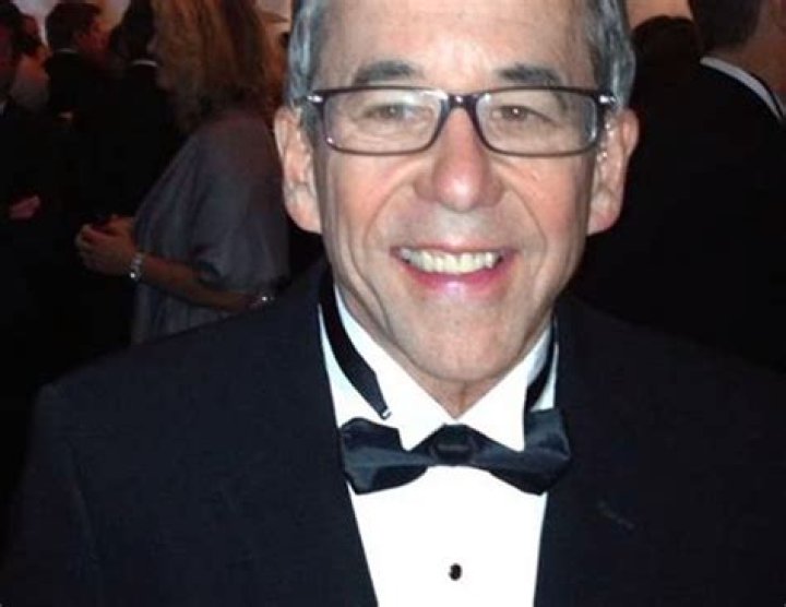 Dennis Stuart Murphy Biography, Age, Height, Wife, Net Worth, Family