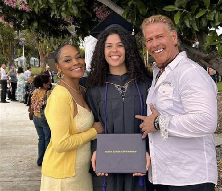 Deron McBee Biography, Age, Height, Wife, Net Worth, Family