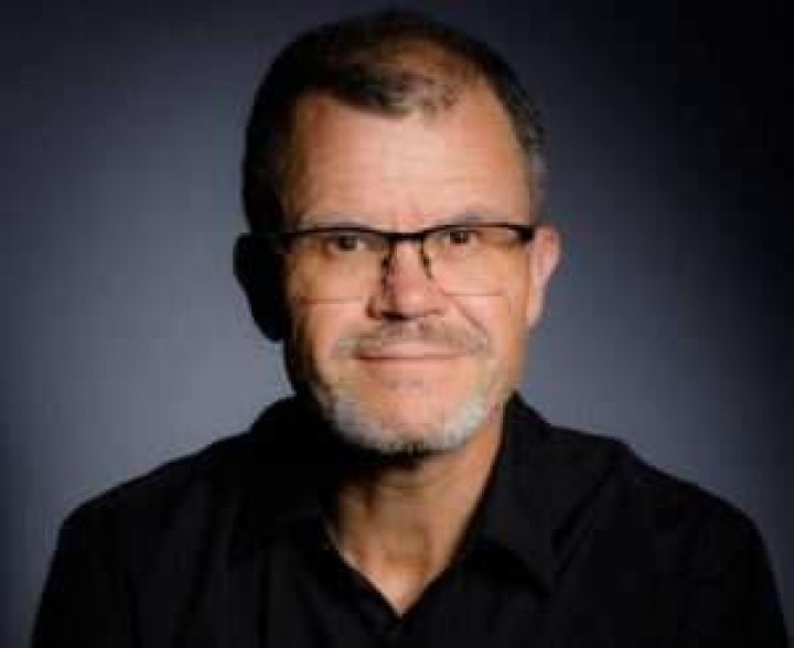 Dominic Holland Biography, Age, Height, Wife, Net Worth, Family