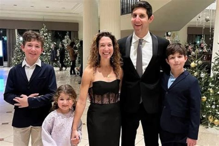 Donna Zuckerberg Biography, Age, Height, Husband, Net Worth, Family