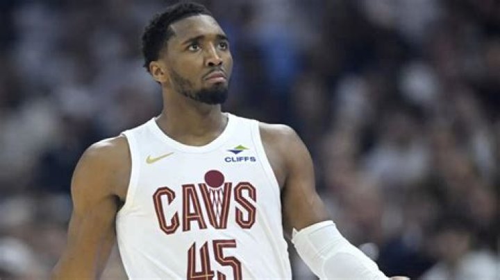 Donovan Mitchell Biography, Age, Height, Wife, Net Worth, Family