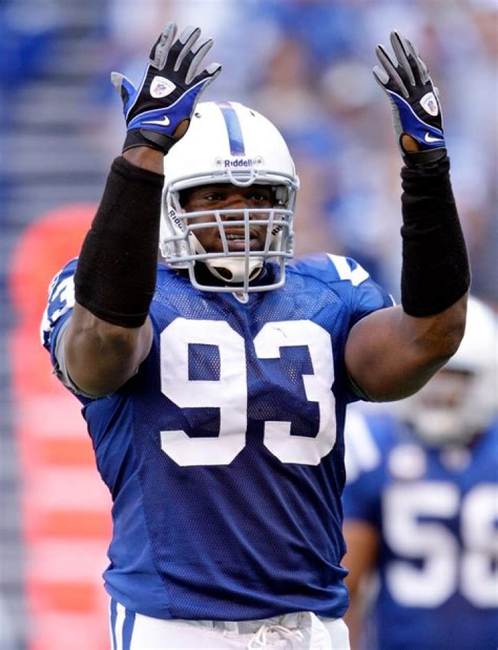 Dwight Freeney Biography, Age, Height, Wife, Net Worth, Family